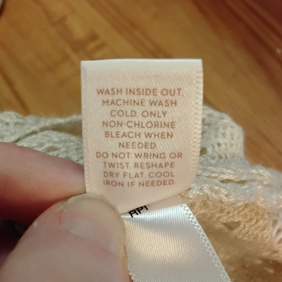 LC Lauren Conrad Cream Knit Lace Hem Cold‑Shoulder Asymmetrical Tunic – Size XS - Picture 5 of 7